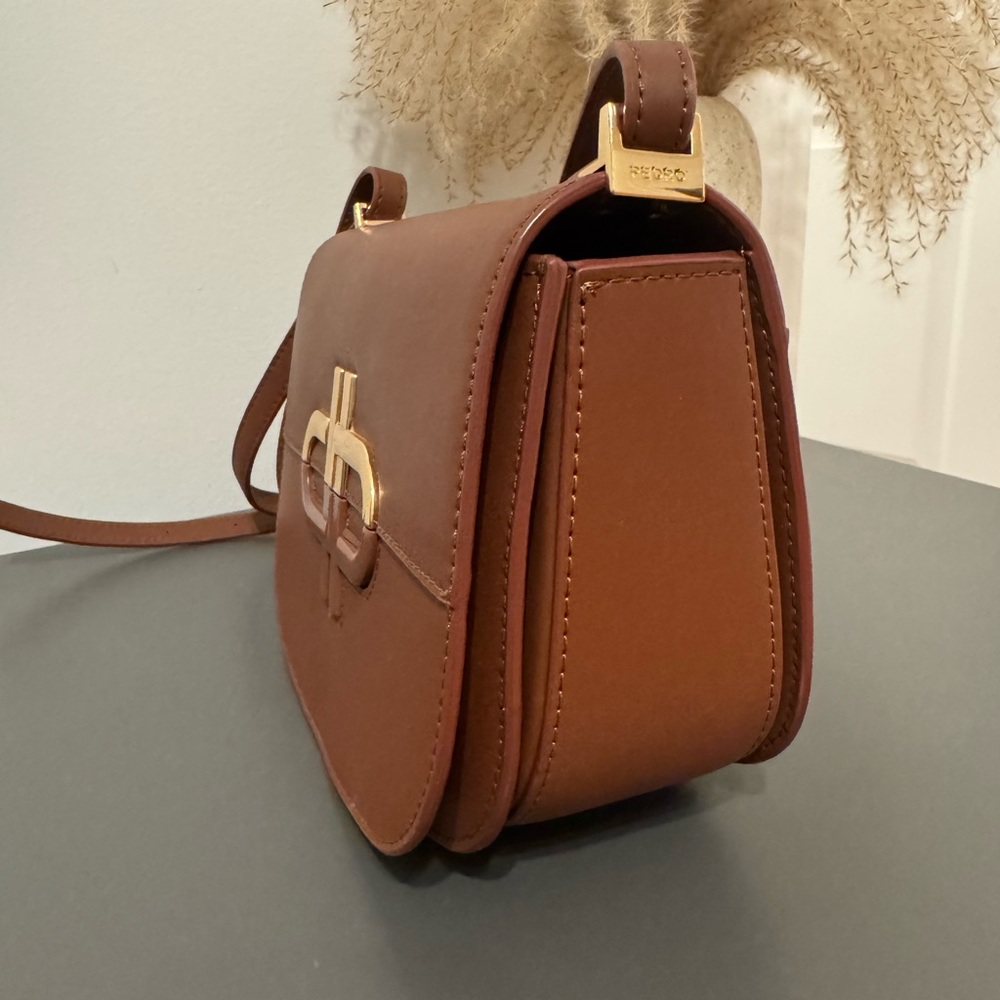 Pedro Elegant Tan Crossbody Bag - Picture 6 of 9